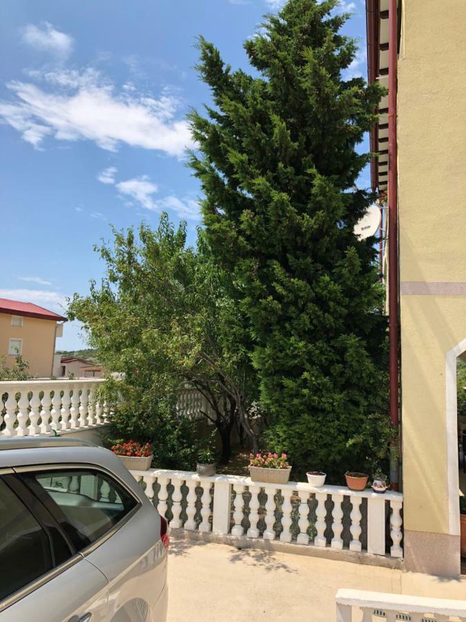 Apartmani Gabi Cesarica Exterior photo
